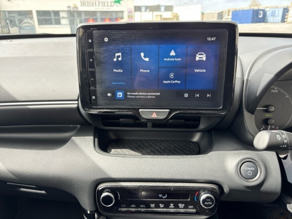 2024 Toyota Yaris - image 12