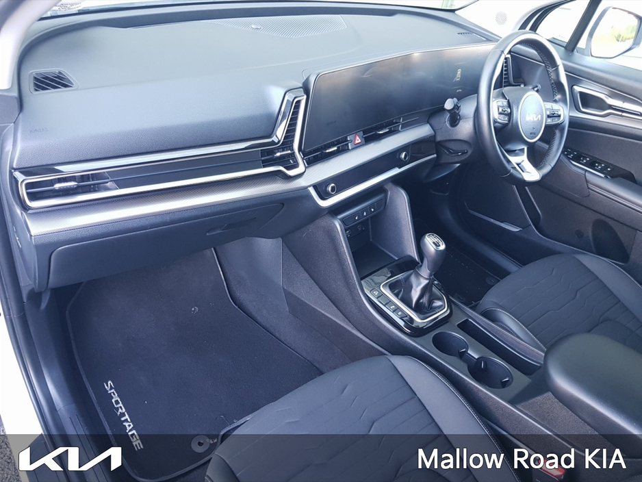 2022 Kia Sportage - image 8