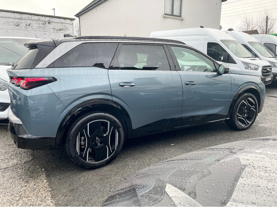 2025 Peugeot 5008 E 5008 GT-LINE 73KW 213BHP FULLY ELECTRIC €47,950