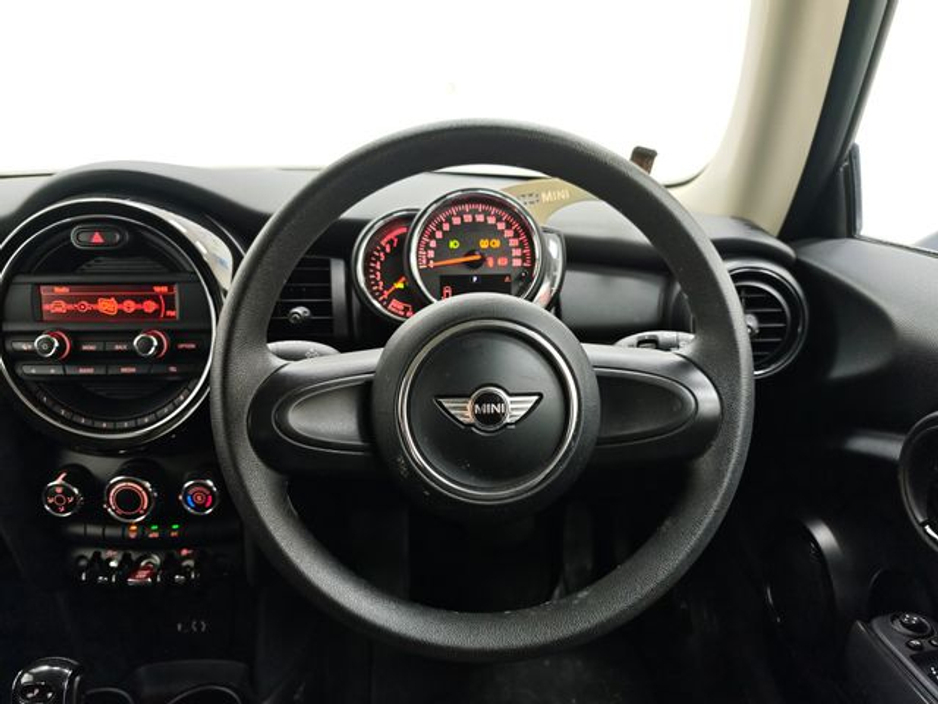 2018 MINI Cooper - image 20