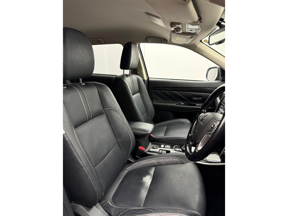 2018 Mitsubishi Outlander PHEV 2.0L MIVEC 4WD 5-Seater Instyle €16,950