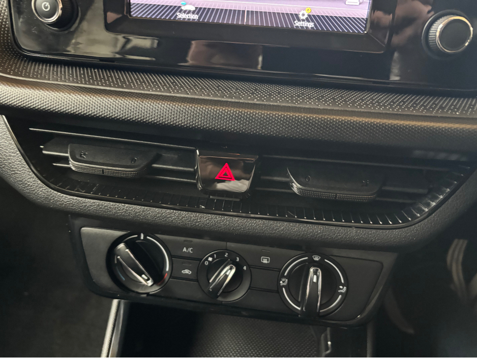 2023 Skoda Fabia - image 9