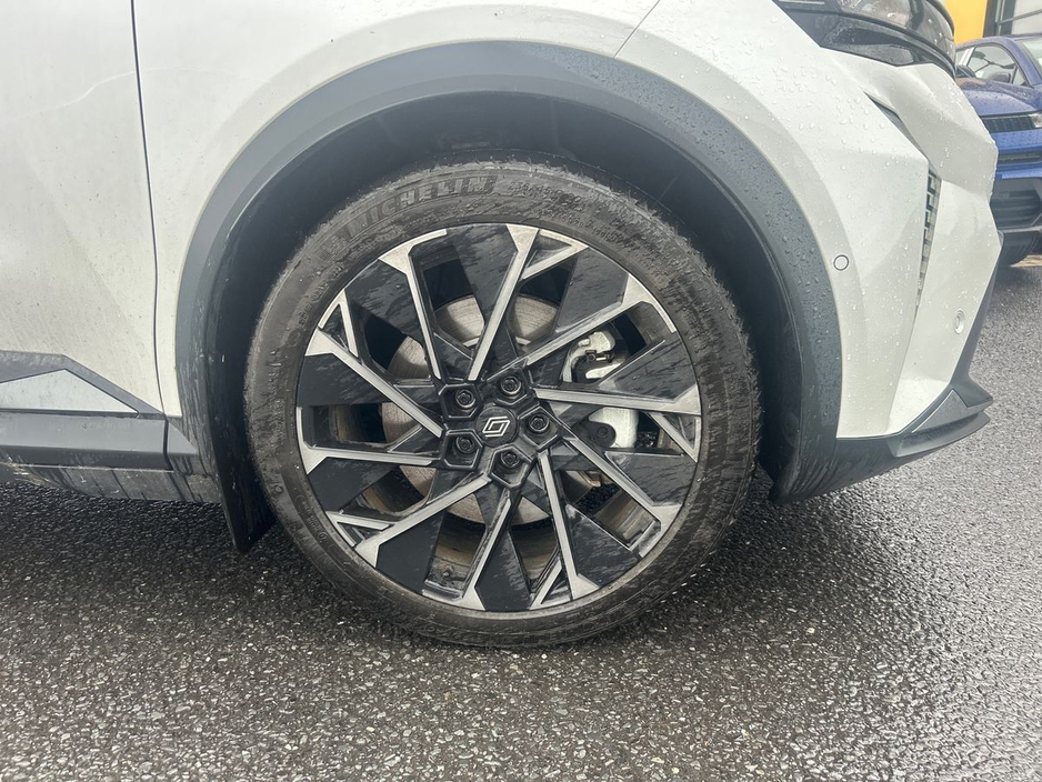 2026 Renault Scenic techno 87kWh 220hp €51,620