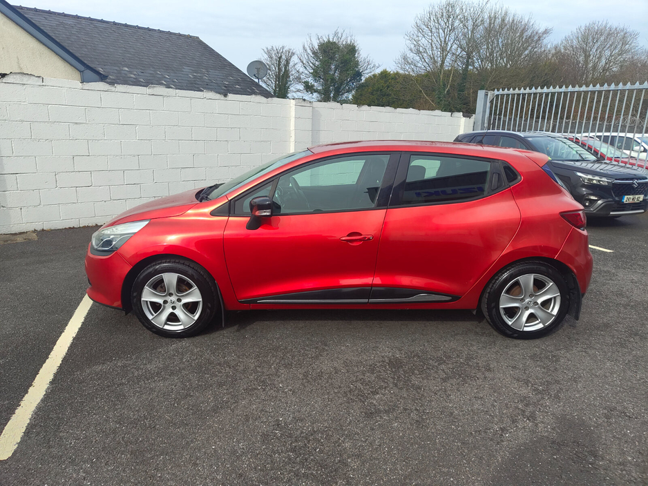 2016 Renault Clio - image 5