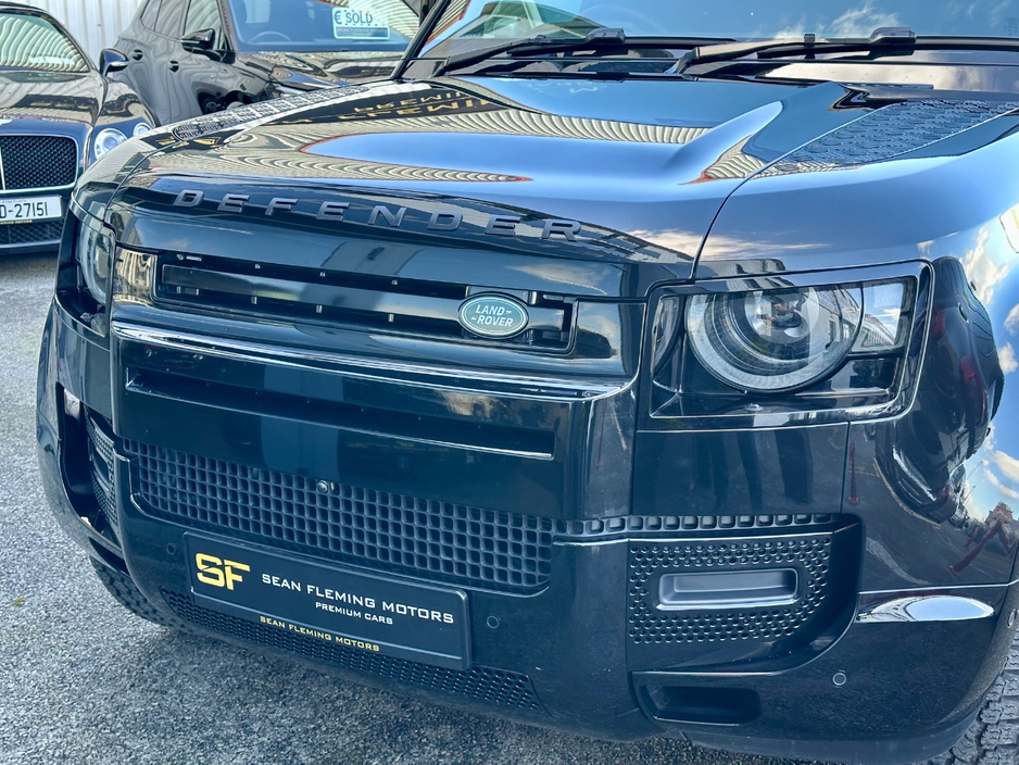 2025 Land Rover Defender - image 11