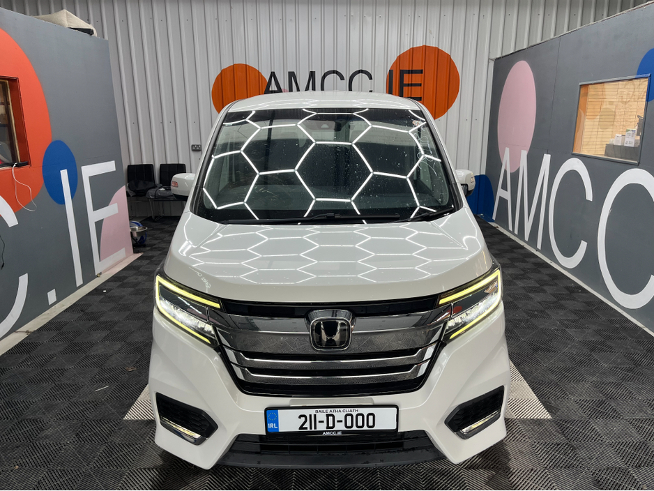 2021 Honda Stepwagon - image 6