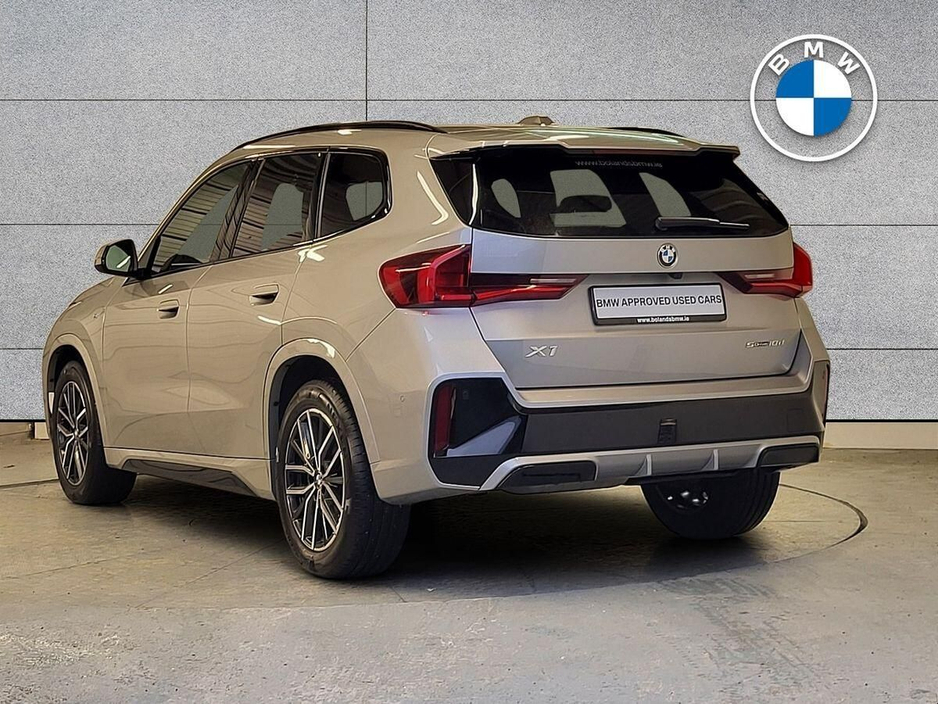 2025 BMW X1 - image 2
