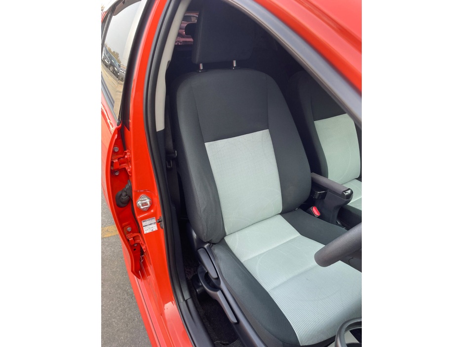 2014 Toyota Aqua - image 10