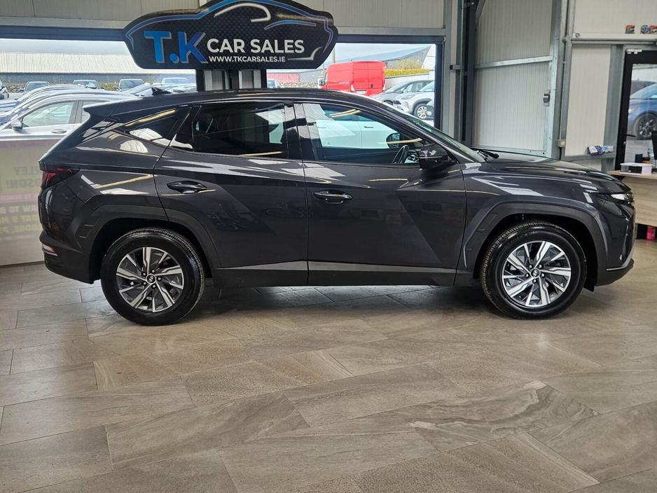 2022 Hyundai Tucson - image 2