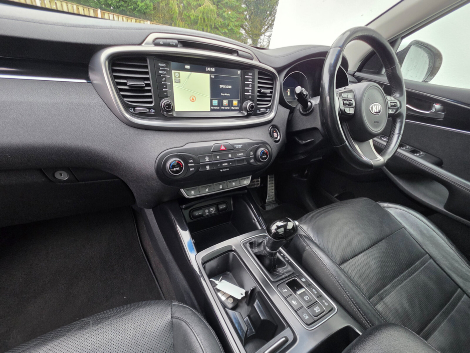 2016 Kia Sorento - image 22