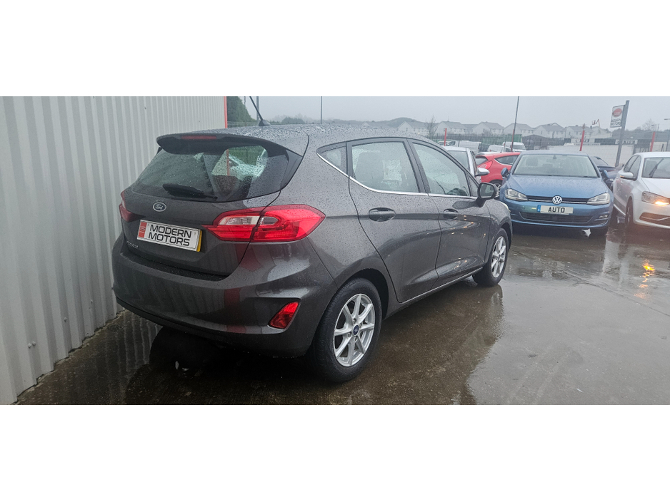 2018 Ford Fiesta ZETEC 1.1 petrol 84bhp 5dr new model €9,950