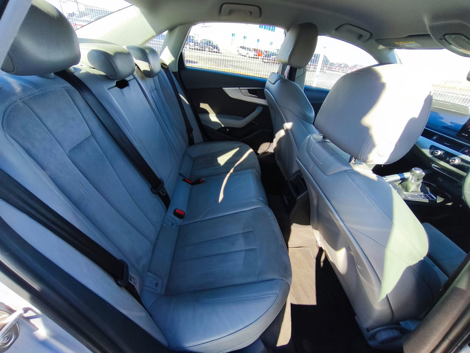 2019 Audi A4 - image 10
