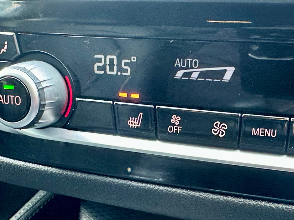 2022 BMW 5 Series - image 11