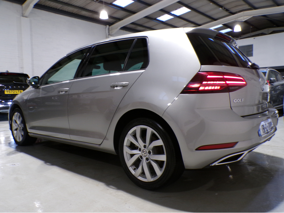 2018 Volkswagen Golf *MIESTER EDITION*MARK 7.5*AUTO*VW GOLF 1.4 TSI HIGH-LINE*FULL LEATHER HEATED MEMORY SPORT SEATS**VIRTUAL COCKPIT*PILOT PARKING*COLOUR CAMERA*SAT-NAV*APPLE-CARPLAY*ANDROID AUTO*UP-GRADED VW ALLOYS*XL M €18,900
