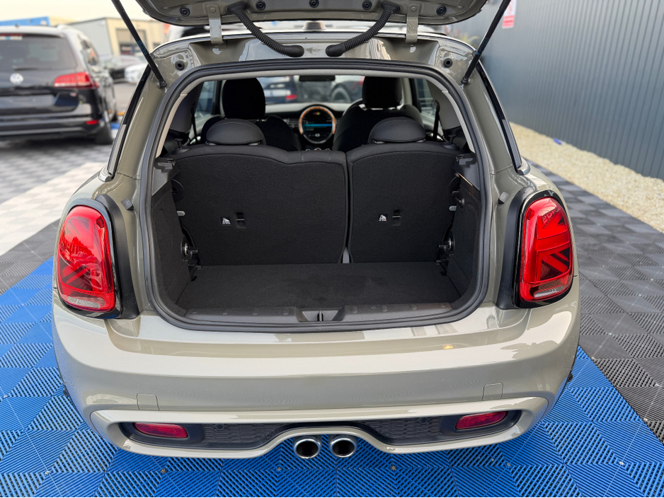 2018 MINI Cooper - image 30