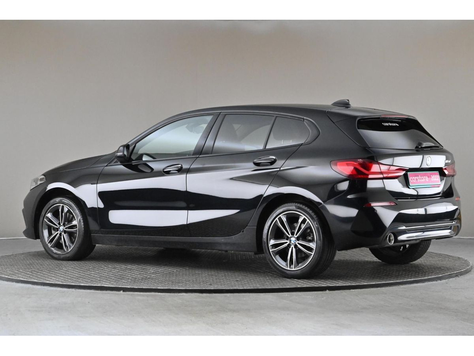 2022 BMW 1 Series - image 5