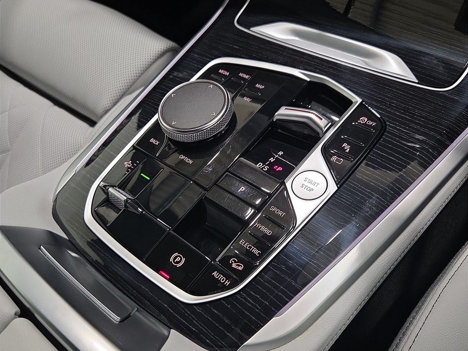2024 BMW X5 - image 10