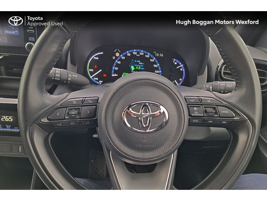 2024 Toyota Yaris Cross LUNA SPORT BITONE, MINT CONDITION €29,995