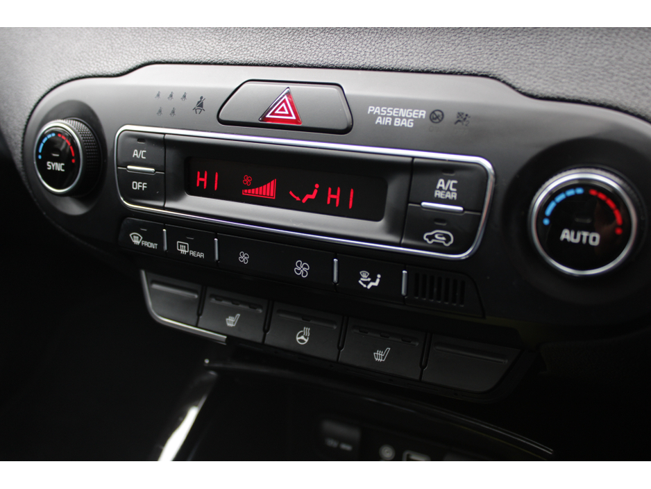 2018 Kia Sorento - image 15