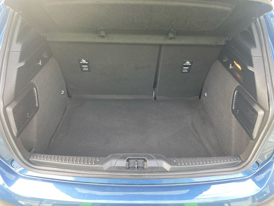 2022 Ford Focus - image 9