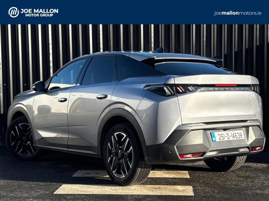2025 Peugeot 3008 - image 2