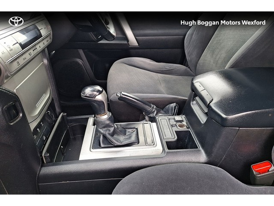 2019 Toyota Landcruiser - image 13