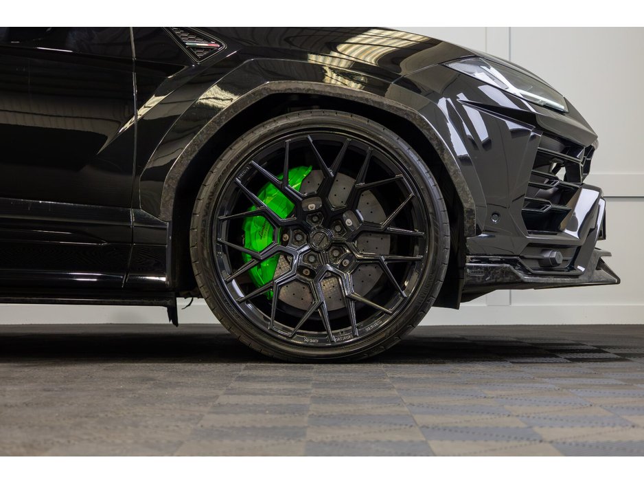 2021 Lamborghini Urus - image 7