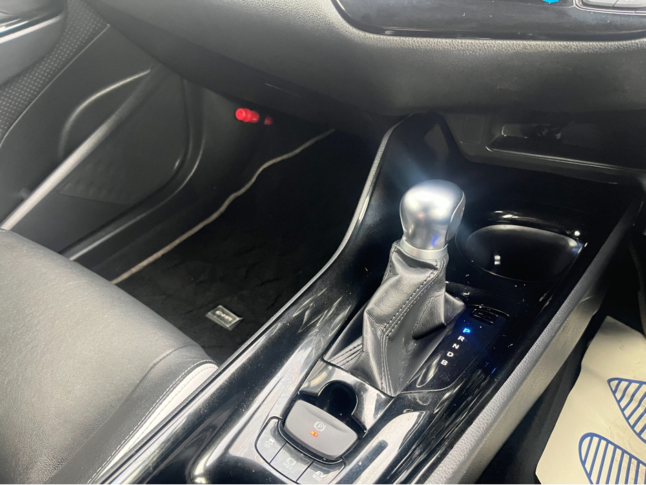 2019 Toyota C-HR 1.8 HYBRID AUTOMATIC HIGH SPEC €18,450