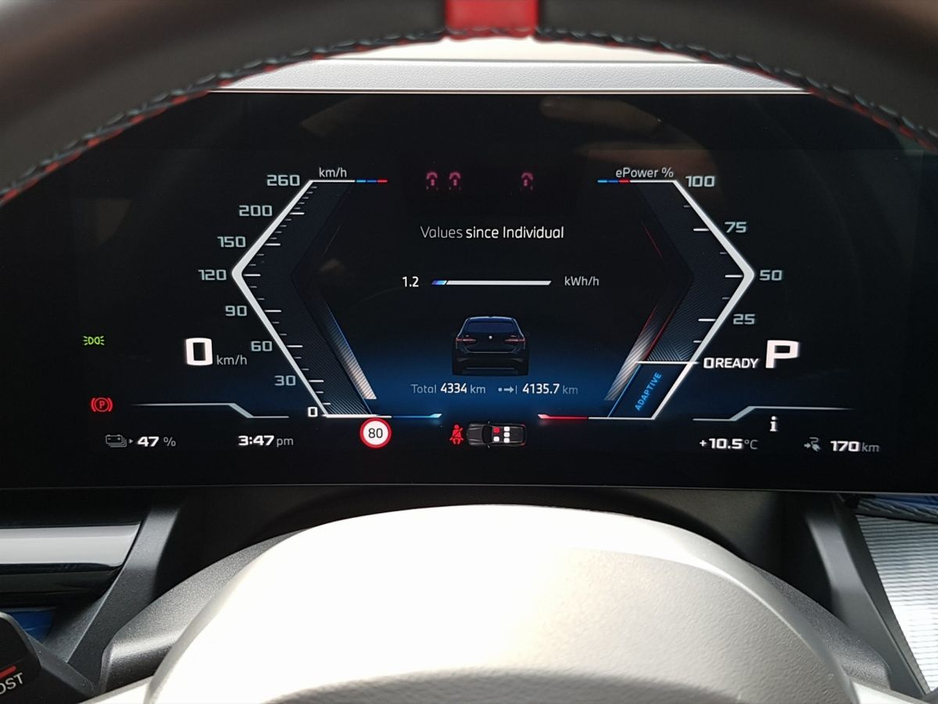 2025 BMW i5 - image 9