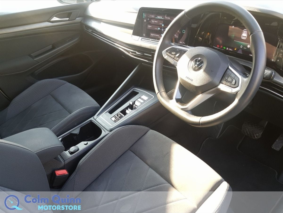 2021 Volkswagen Golf - image 10