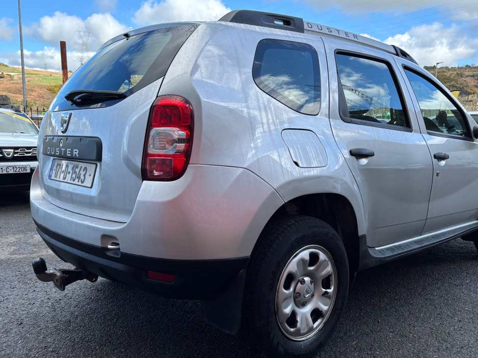 2017 Dacia Duster - image 17