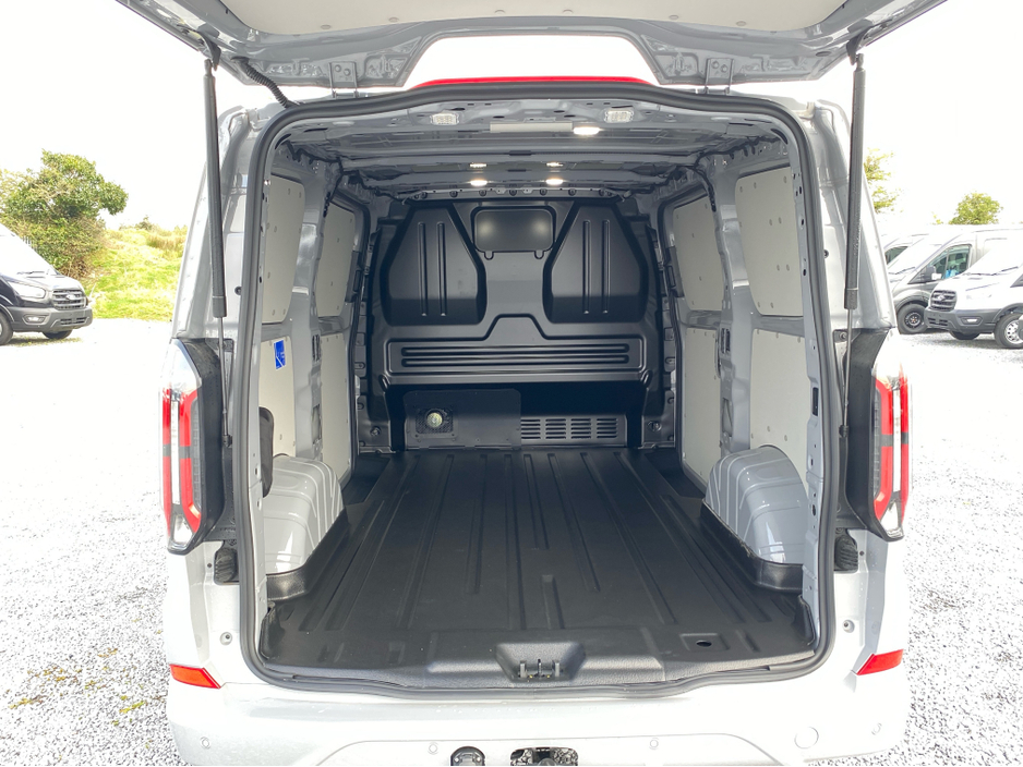 2026 Ford Transit Custom - image 20