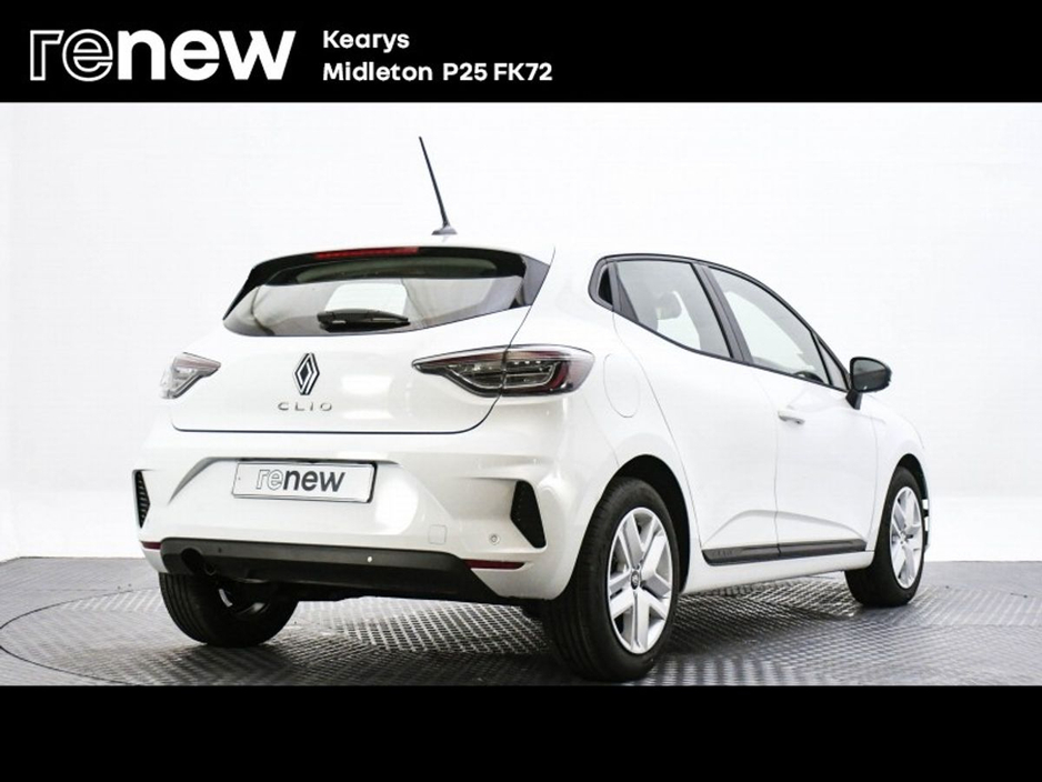 2025 Renault Clio - image 3