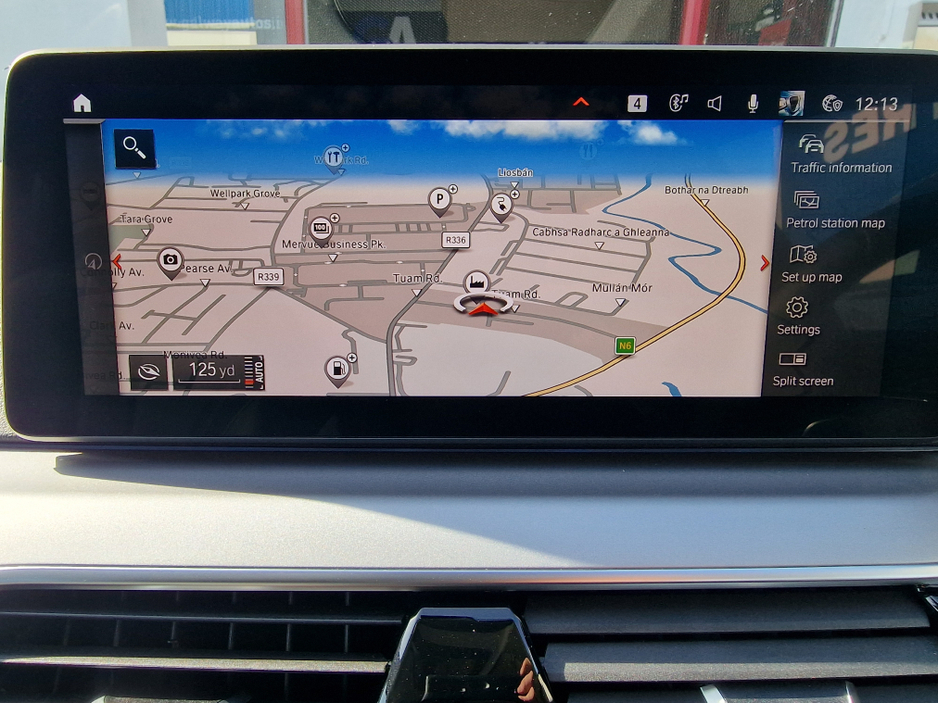 2022 BMW 5 Series - image 24