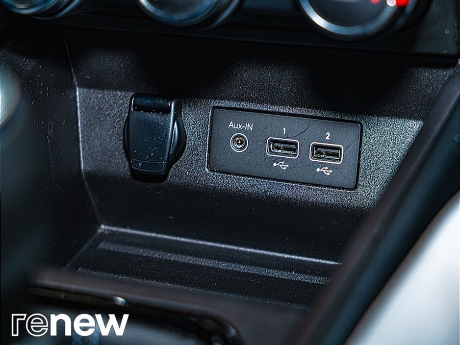 2023 Renault Clio - image 19