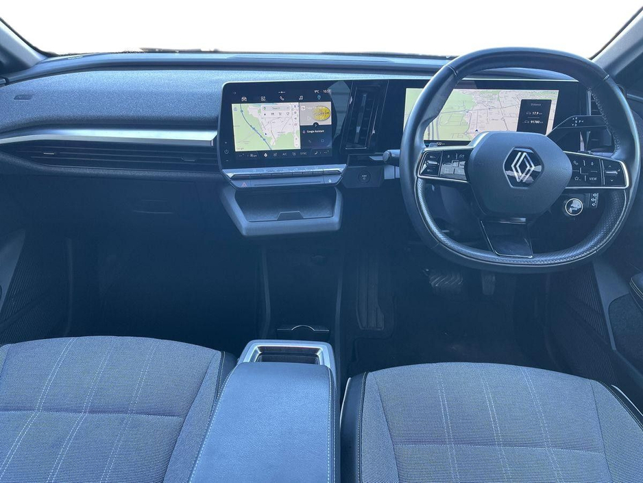 2023 Renault Megane E-Tech - image 2