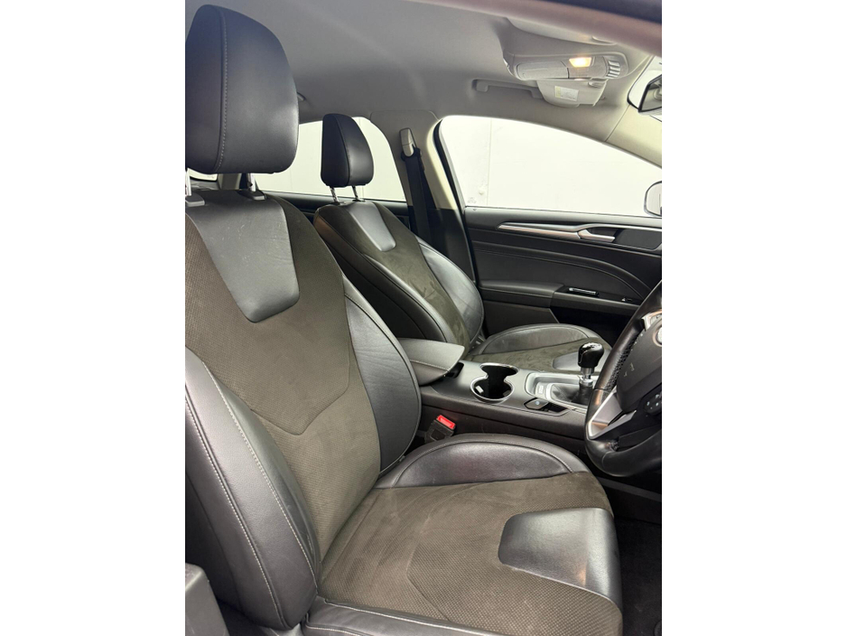 2019 Ford Mondeo - image 8