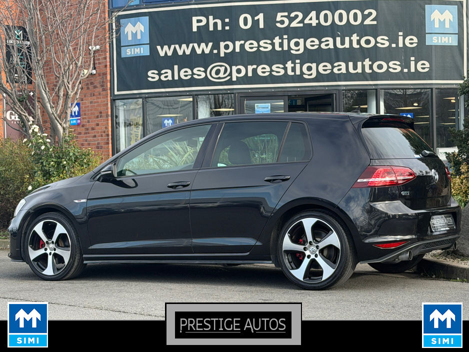 2015 Volkswagen Golf - image 6