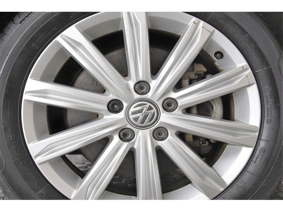 2016 Volkswagen Touran - image 31