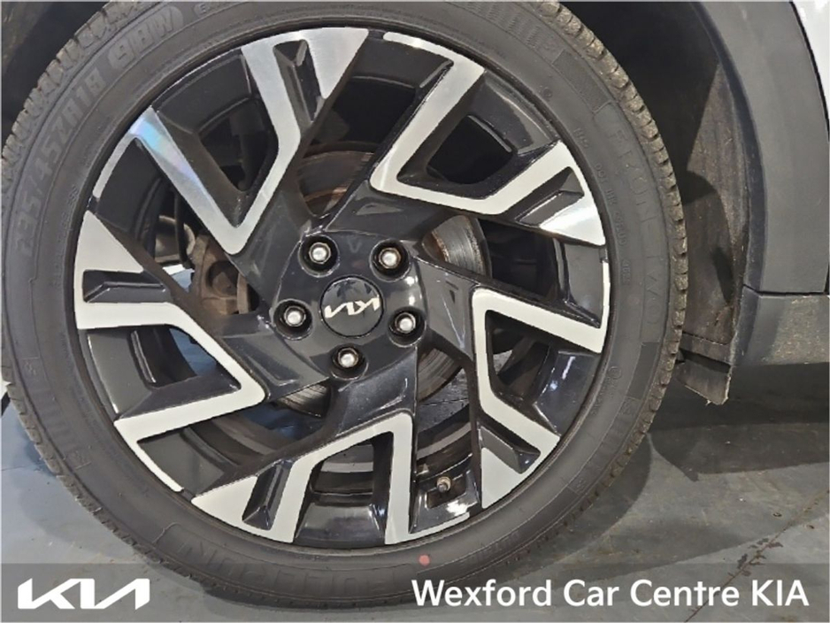 2023 Kia XCeed - image 9