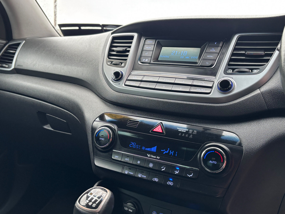 2016 Hyundai Tucson - image 11