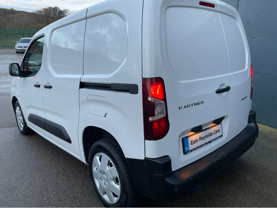 2023 Peugeot Partner PROFESSIONAL PLUS 1.5 HDI HIGH SPEC! NEW DOE! €14,995