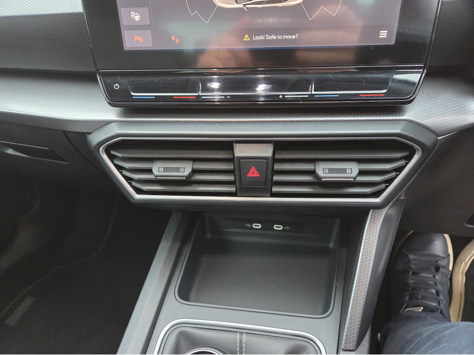 2022 SEAT Leon - image 16