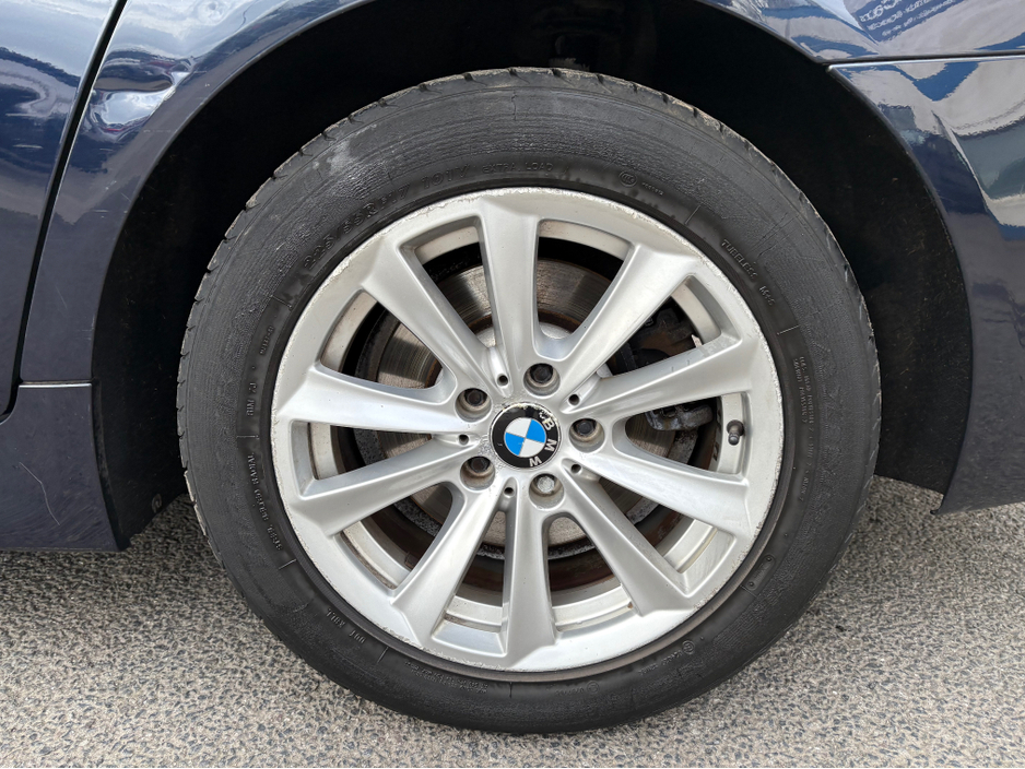 2014 BMW 5 Series - image 13