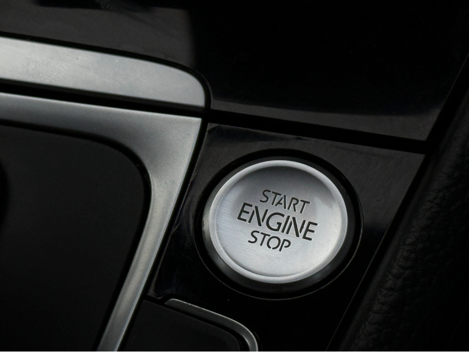 2015 Volkswagen Golf - image 16