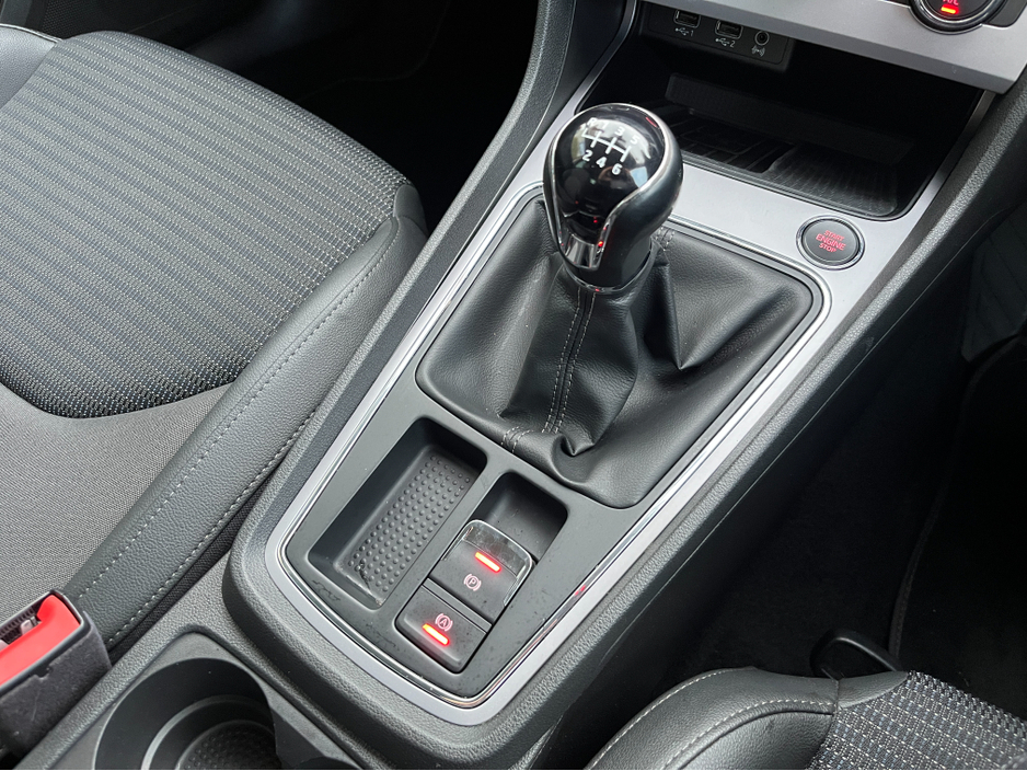 2020 SEAT Leon XCELLENCE 1.5 TSI 130HP //HIGH SPEC//LOW MILES//KEYLESS ENTRY//REVERSE CAMERA//CARPLAY// €17,950