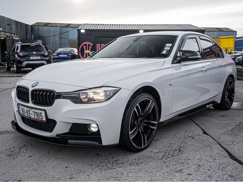 2016 BMW 3 Series - image 17