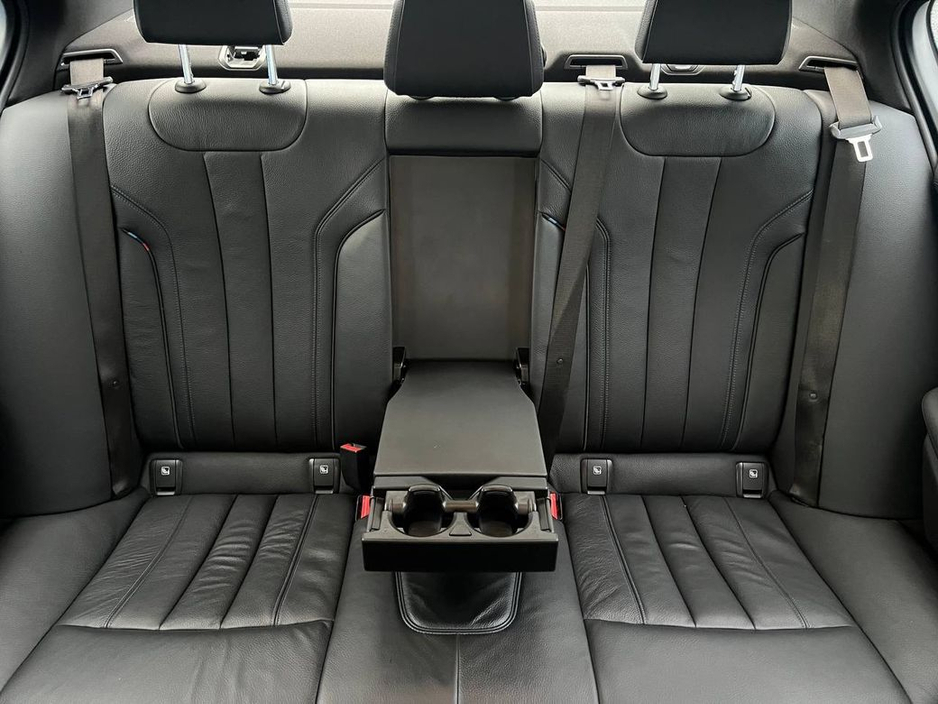 2019 BMW 5 Series - image 12