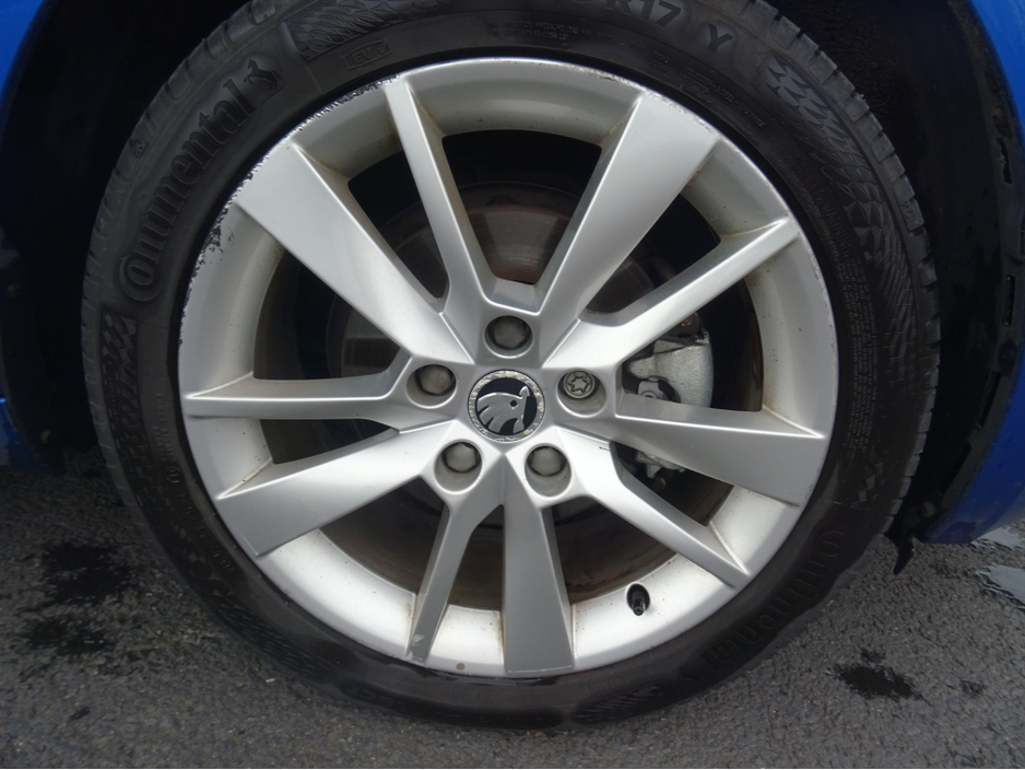 2017 Skoda Octavia - image 12