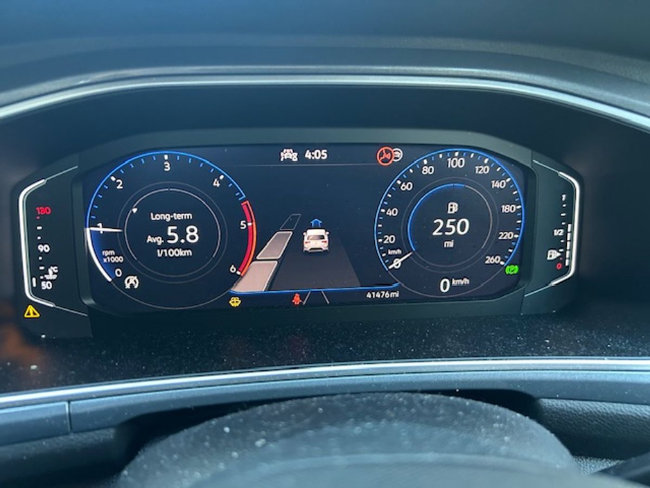 2023 Volkswagen T-Roc - image 11